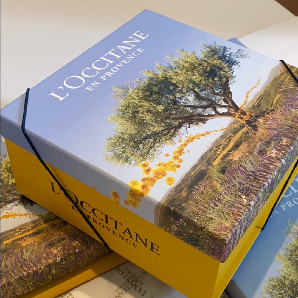 One L’OCCITANE Gift Box Set New Tree Gift Wrap